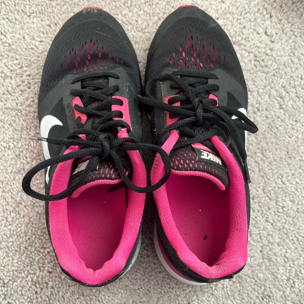 nike athletic sneakers